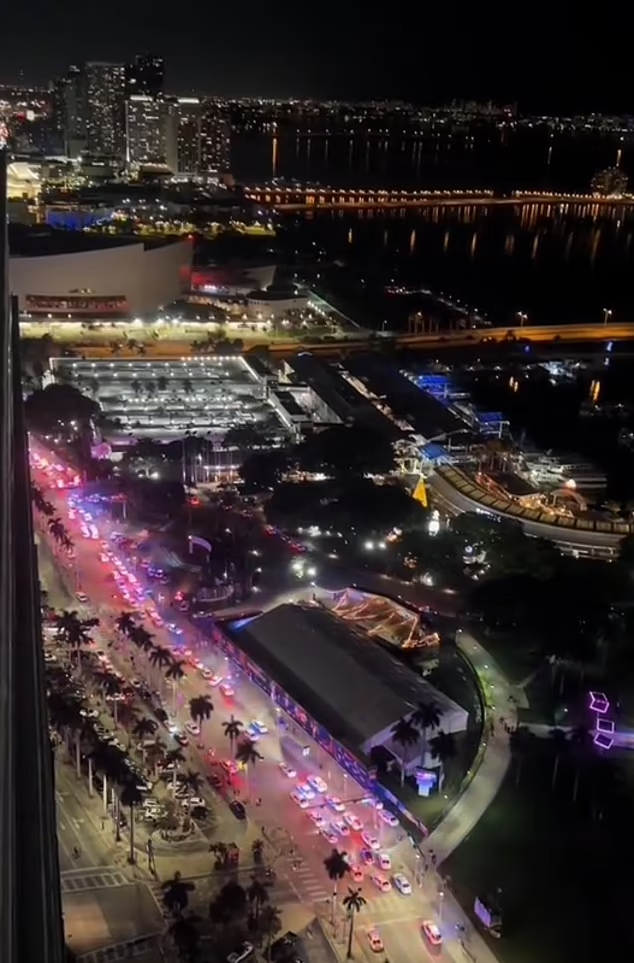 當晚有大量警車到場。(互聯網)