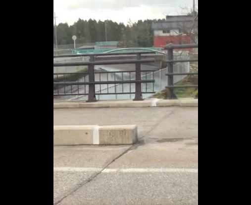 日本石川縣地震,河川震動。(互聯網)