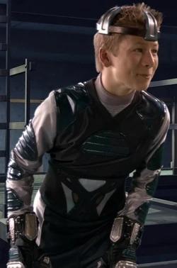 格倫鮑威爾演出《非常小特務3》時仍未夠秤。