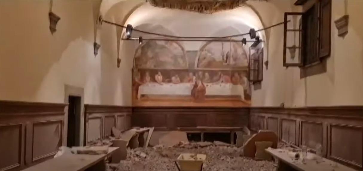 現場布滿瓦礫。(互聯網)