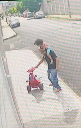 查看三輪車底。(互聯網)