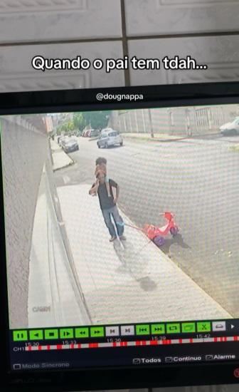 突然摸到女兒。(互聯網)