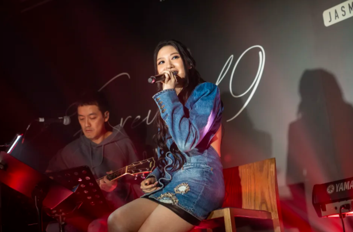 甄濟如 Jasmine Yen 為新歌MV感動落淚 冀盼保留童真 寄語做最真實的自己