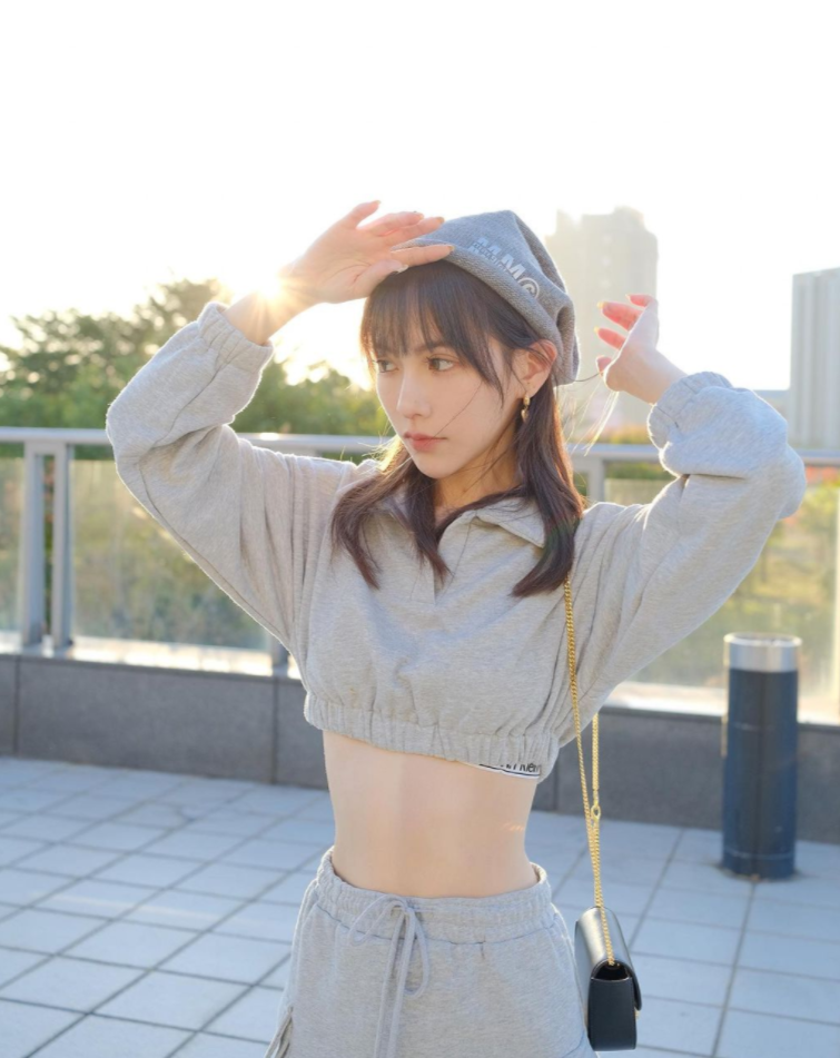 長榮最美空姐發發Instagram@piglettickle