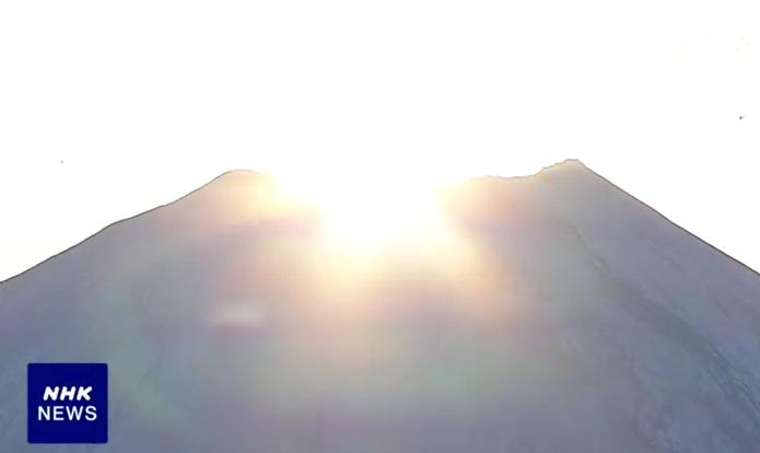 富士山日出。(互聯網)