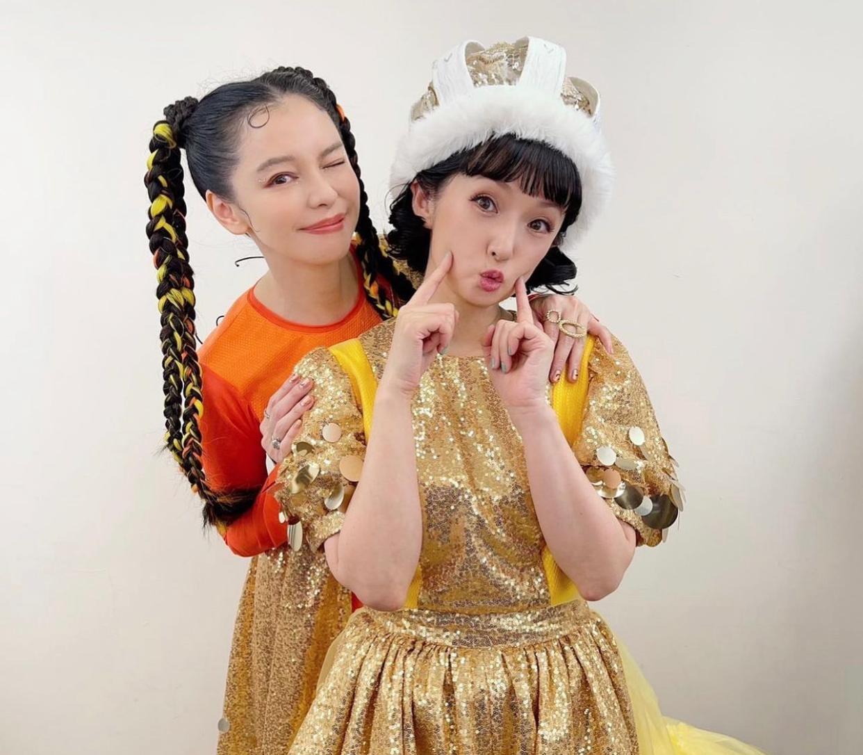 徐若瑄與千秋被網民激讚凍齡,跟25年前分別不大。