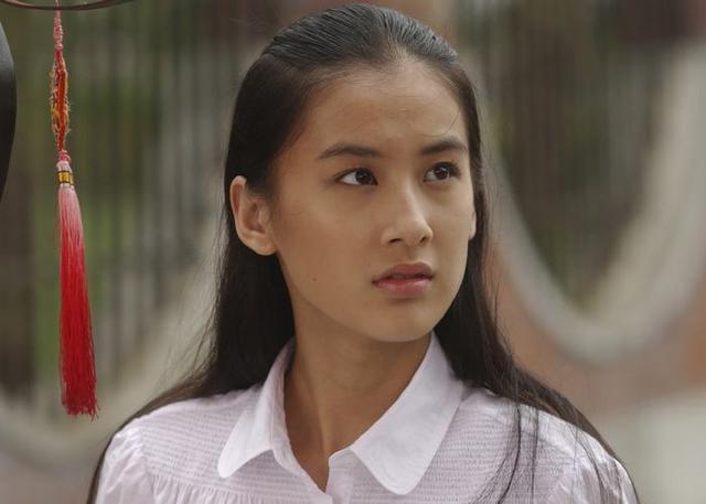 黃聖依為星女郎,與周星馳合作2004年上映的《功夫》。(網上圖片)