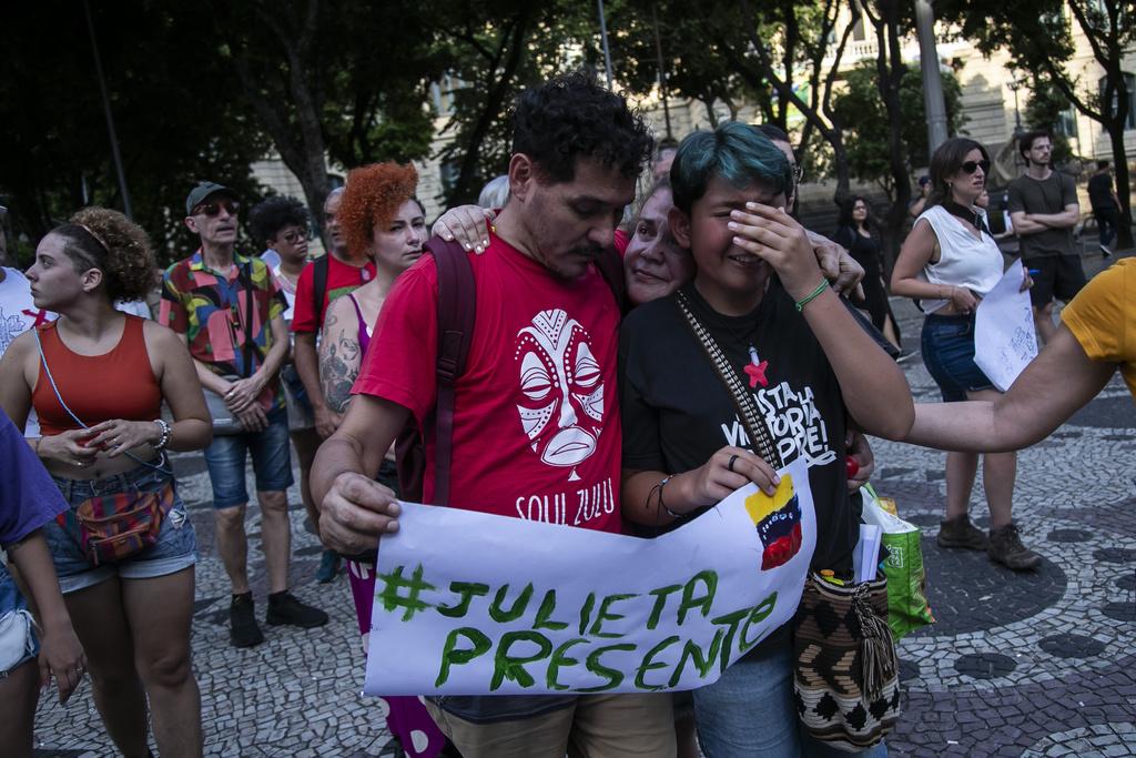 巴西里約熱內盧周一有民眾上街抗議,要求當局正視婦女面臨暴力問題。(美聯社)