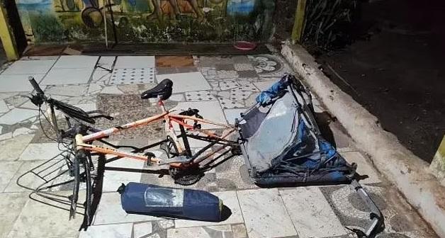 居民發現埃爾南德斯的單車。(互聯網)