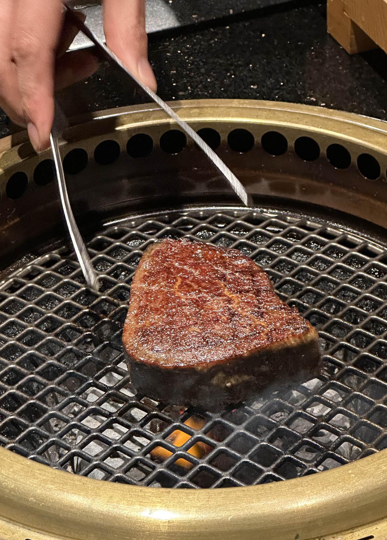 主廚燒和牛技巧純熟