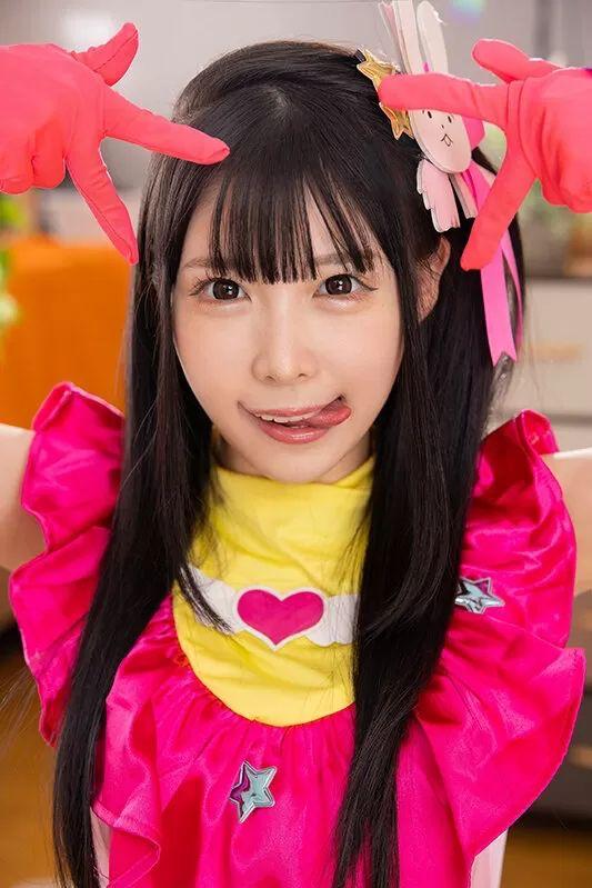 橫宮七海在遺作AV中扮成星野愛演出。