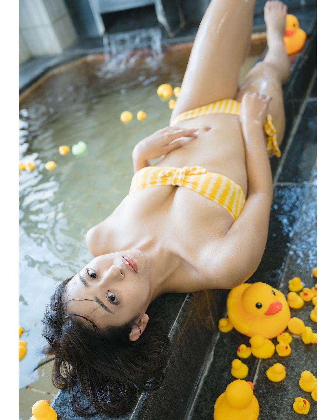 火辣畫面相當吸睛。(圖/翻攝自IG)