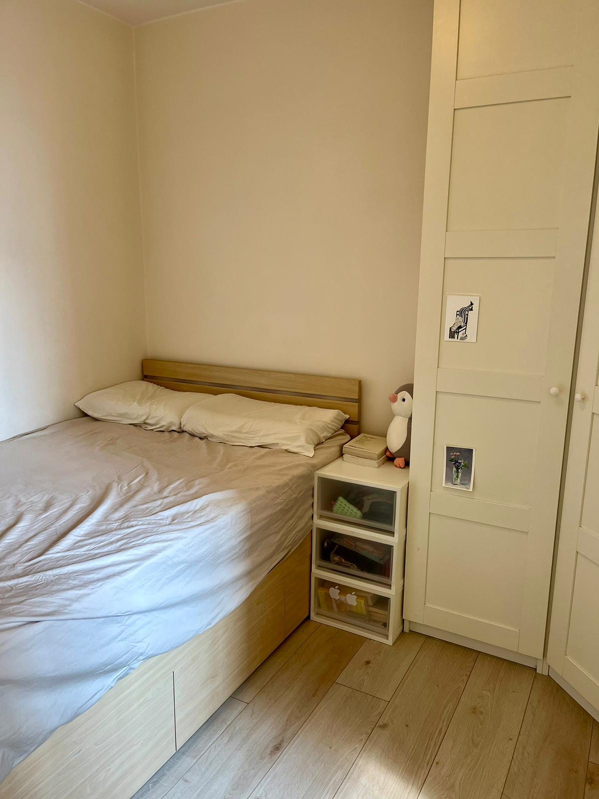 單位為兩房間隔,裝修簡約企理。