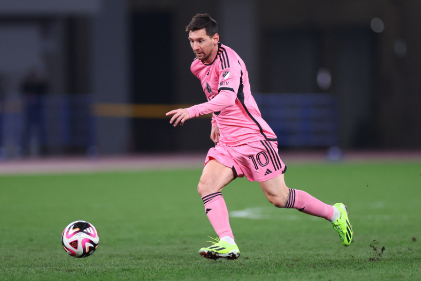 美斯抵日本後昨日踢友賽,上陣時表現活躍。