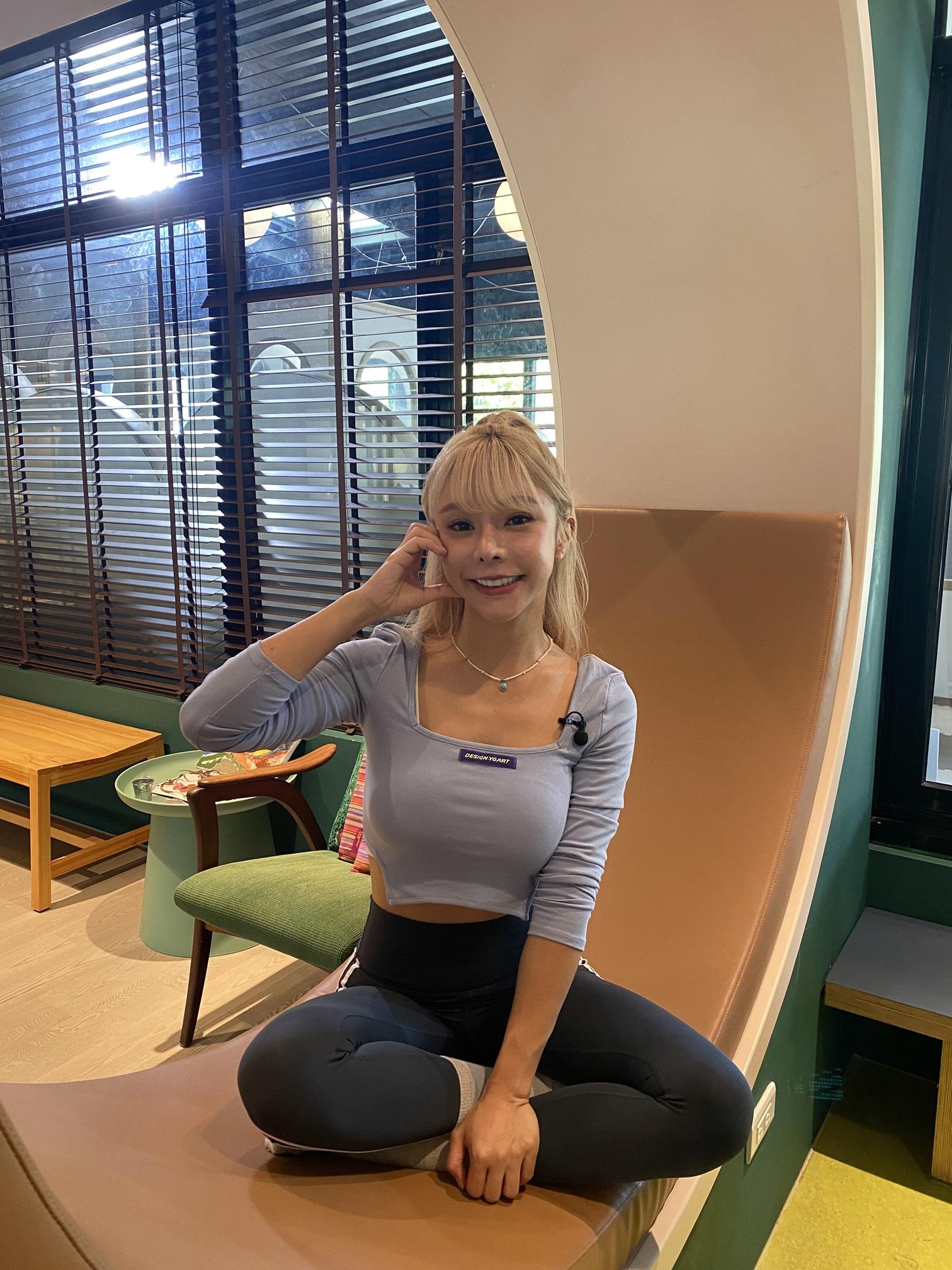 苡萱將來港出席2月20日舉行的《女神同行》粉絲見面會。