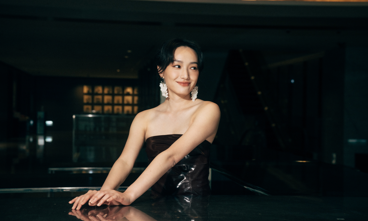 蔡思韵性感現身《還錢》首映禮。