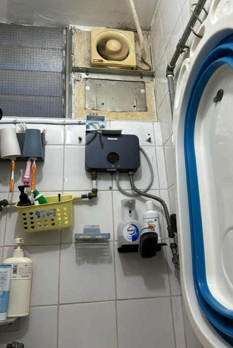 事主在淘寶購買的熱水爐與香港販售的略有不同,而他亦表示其實這個並非熱水爐,而是「廚寶」,意指即熱式熱水器,惟當他來說「總好過用個要等煲水」。(圖片來源:Facebook@淘寶開心share)