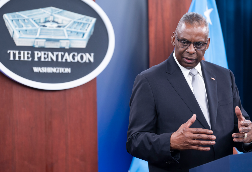 奧斯汀為未提前通報入院致歉,稱出於保護私隱而非保密。(美聯社)