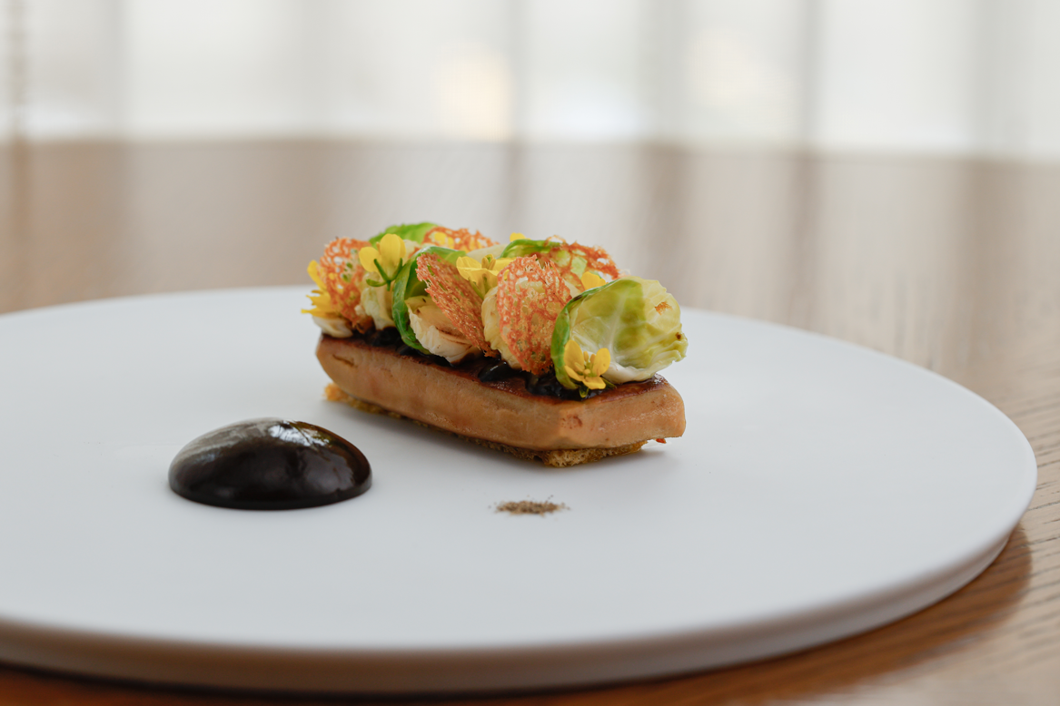 當中亮點菜式包括「Foie gras, Ginseng, Yellow Wine, Nashi Pear」。