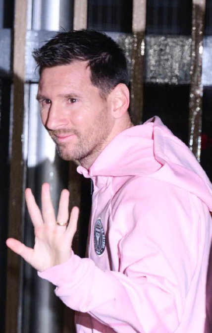 美斯昨日(6日)已隨國際邁阿密抵達日本,準備明晚(7日)在東京國立競技場與神戶勝利船友賽