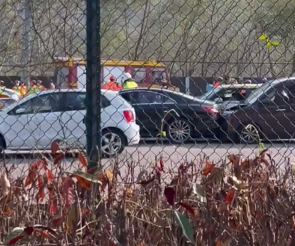 同時有途經車輛司機在對面線觀望車禍時,再釀成3車輕微擦撞。(大埔人大埔谷FB)