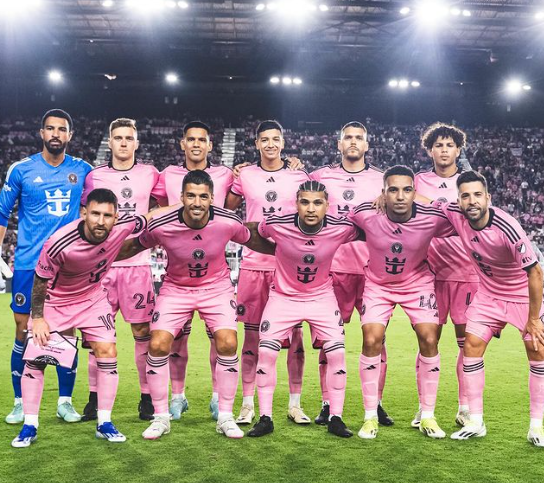 國際邁阿密返回主場出戰美職聯開季前最後一場熱身賽鬥阿根廷球隊紐維爾舊生,美斯倒戈母會正選登場踢足60分鐘未有進賬。(國際邁阿密)