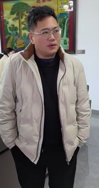 最終「00後」黎先生看到了網上報道後相信自己中獎,經聯絡後今日(21日)領獎,他談起中獎的經歷時稱不太信自己成為幸運兒