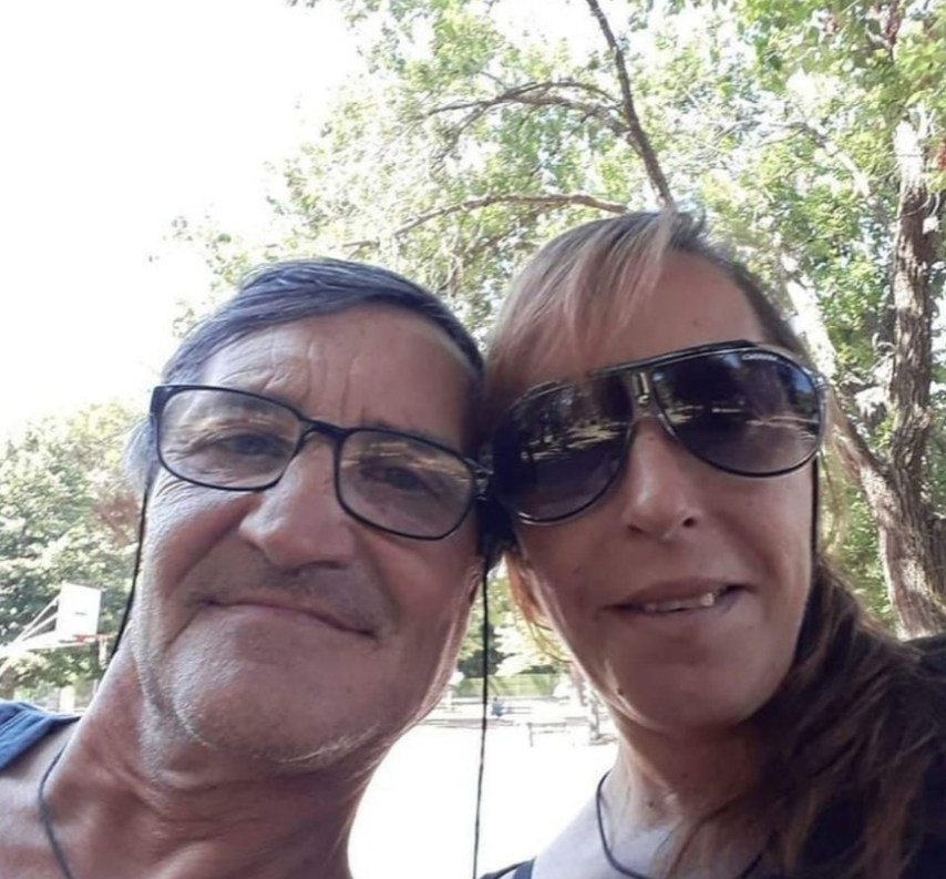 女被告及男友。(互聯網)