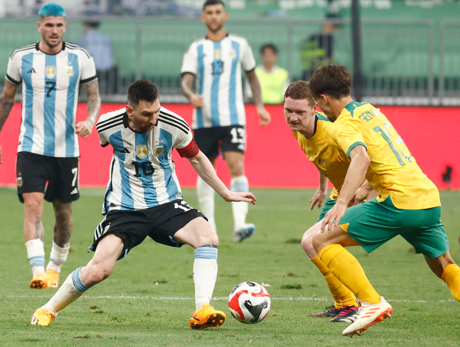 阿根廷國家足球隊於官方微博公布取消原訂3月18日至26日的訪華行程,改在美國參加兩場友誼賽,包括3月22日在費城對薩爾瓦多,以及3月26日在洛杉磯對尼日利亞。