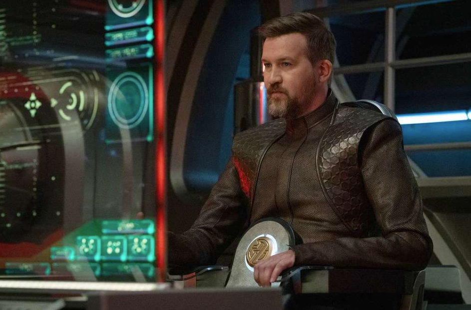 Kenneth曾參演劇集《星空奇遇記:發現號》。