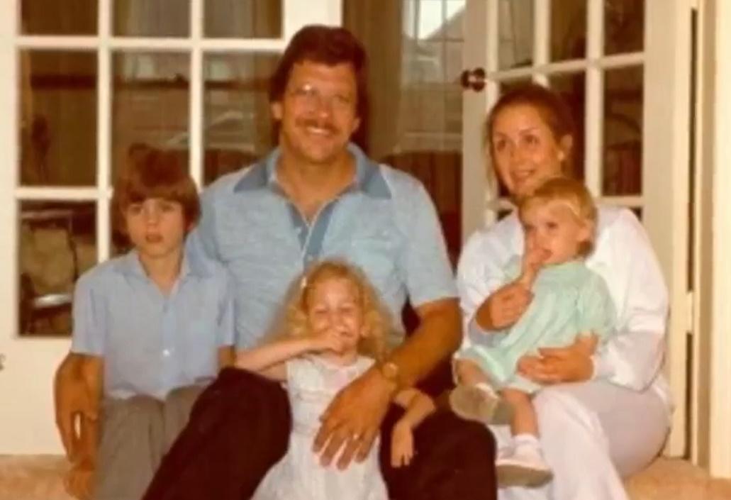 他們育有3個子女。(X)