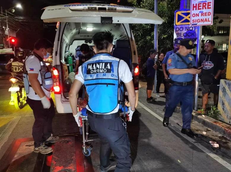 醫護表示,當他們抵達現場時,男子因為受傷感到極度疼痛,雖然清醒,但大量流血。(網上圖片)