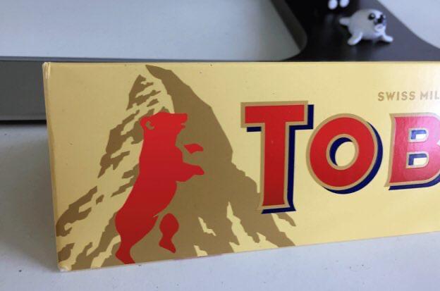 近年才有網民發現三角朱古力Toblerone圖案上原來有隻隱藏熊人(圖:Twitter@upstephanie)