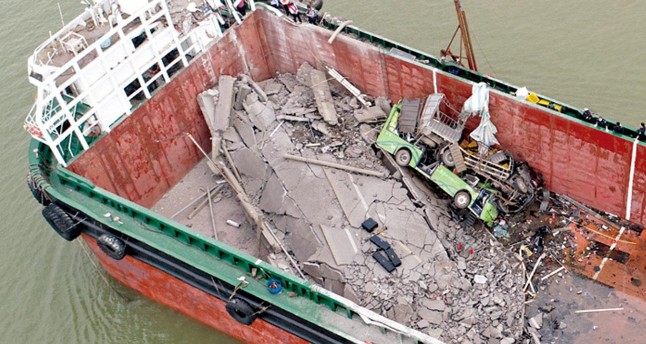 廣州 瀝心沙大橋 貨櫃船