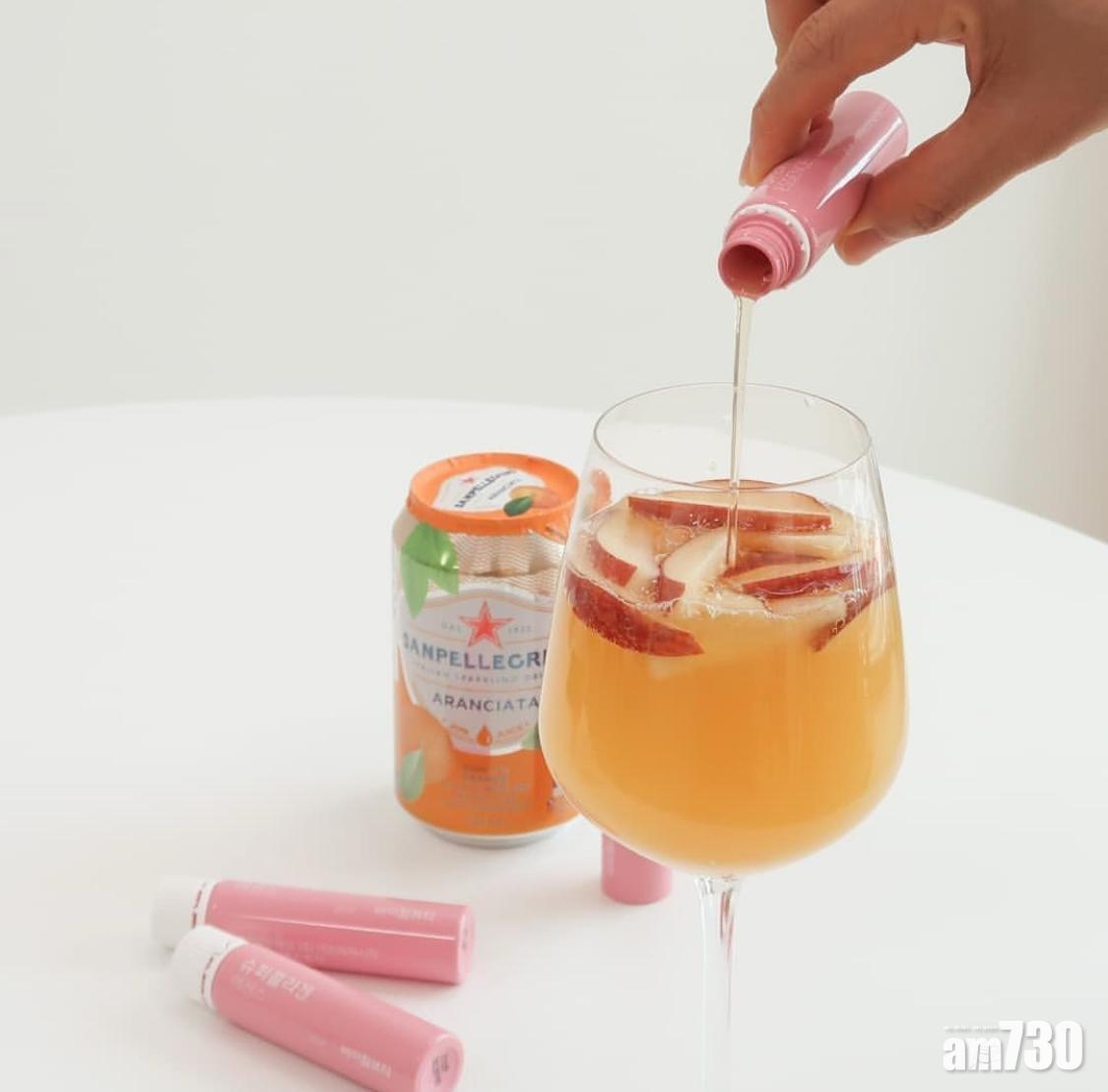 將精華液放進飲品中亦可。