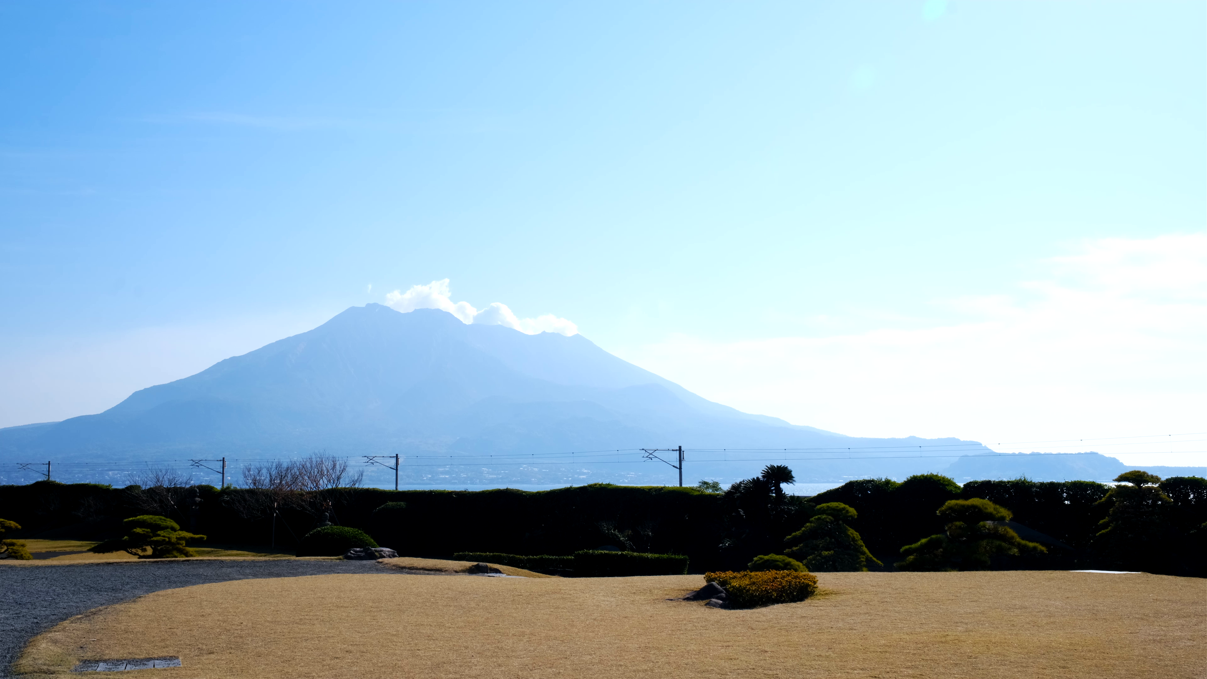 面朝櫻島活火山