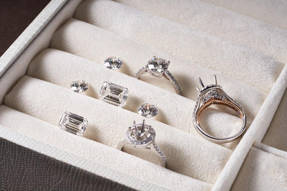 111Jewelers會根據個人的獨特喜好量⾝定制的個人客製化創作出最獨特的產品,讓你隨時隨地表達創造⼒和個性。