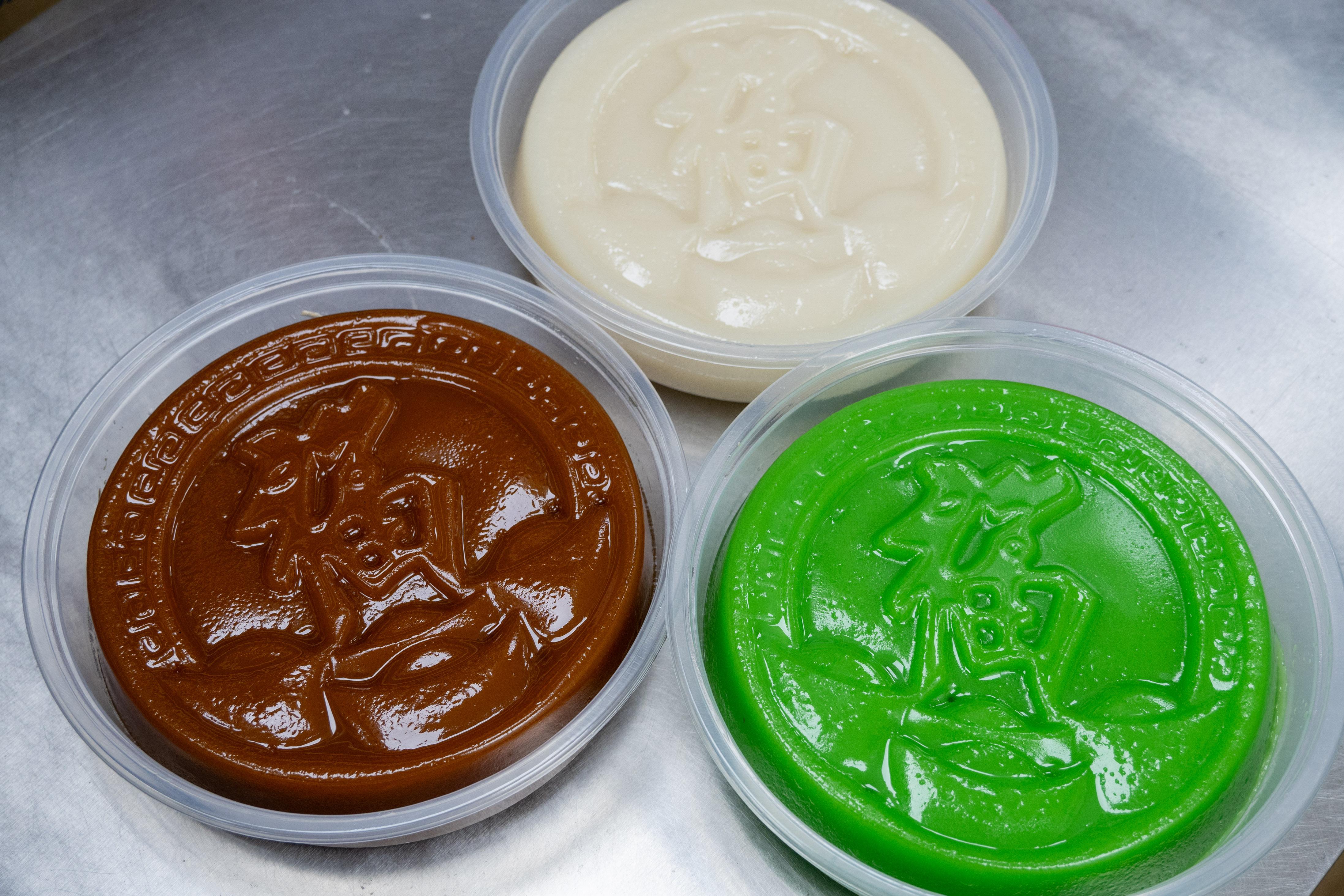 3款年糕都加入了新鮮椰汁,只於過年前2星期發售。(攝影:陳奕釗)