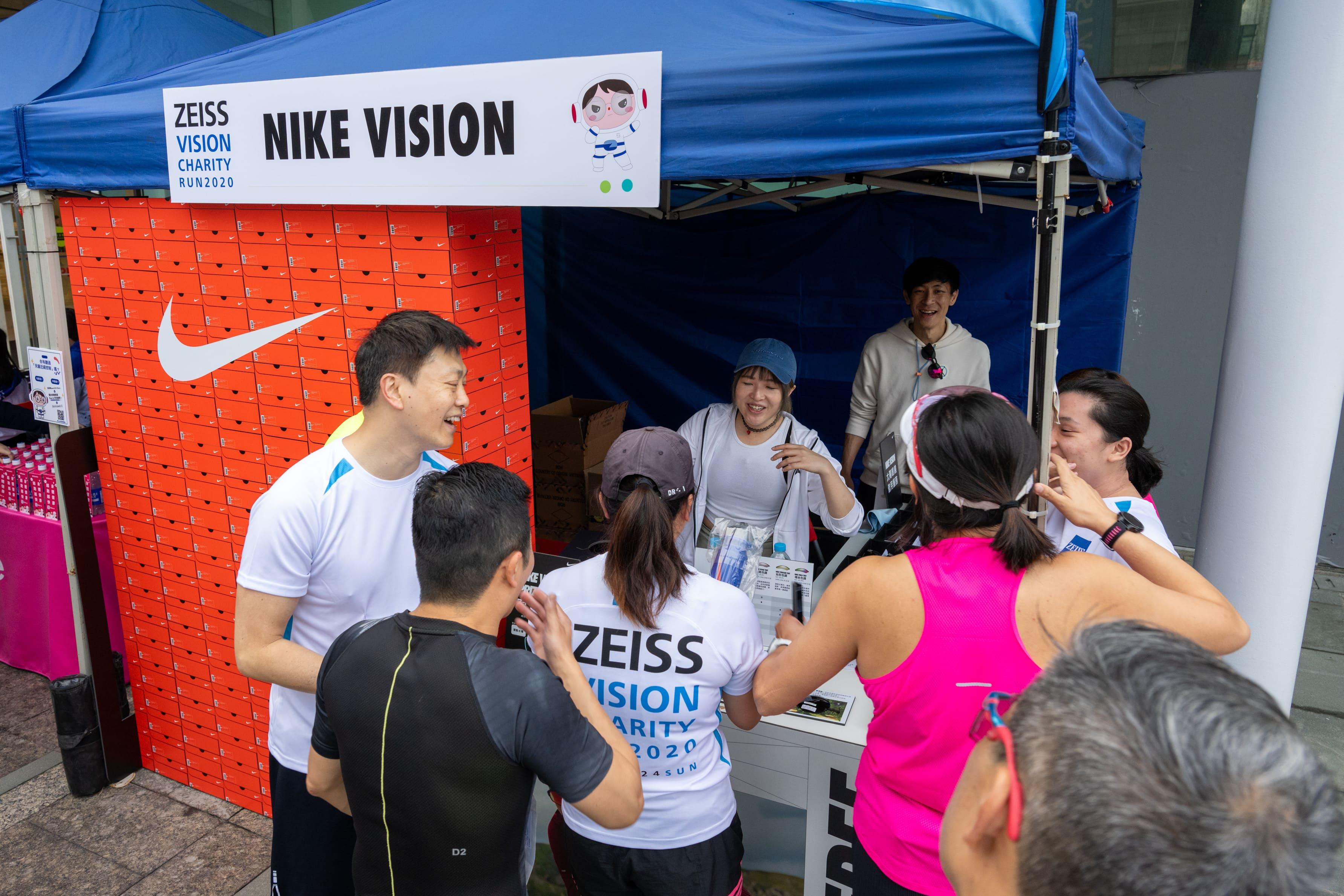 同場亦設有不少宣傳護眼資訊的遊戲攤位,讓大家從遊戲當中加深了解眼睛健康的基本認識,藉此傳遞正確護眼資訊。