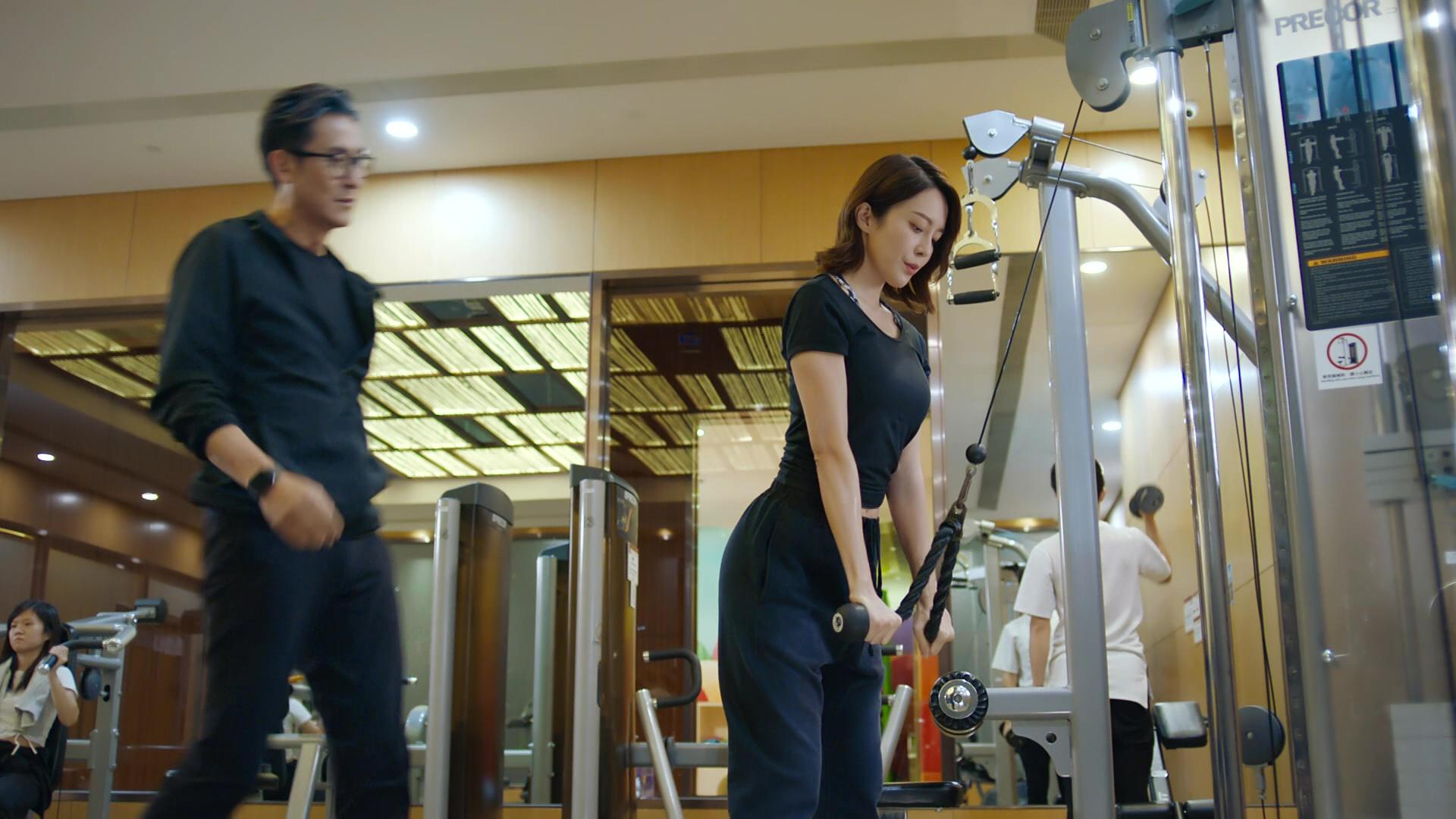 張曦雯做gym姿勢相當標準。