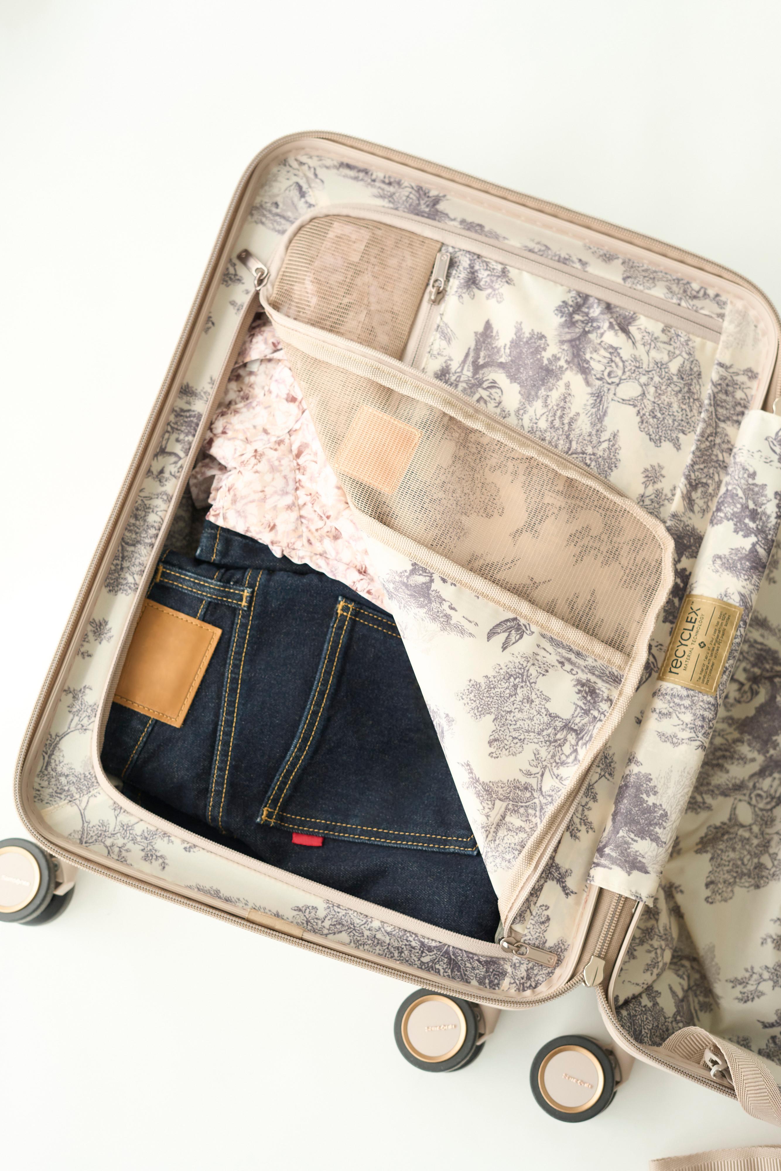 Samsonite x SNIDEL首次跨界聯乘 夢幻奶茶色行李箱登場