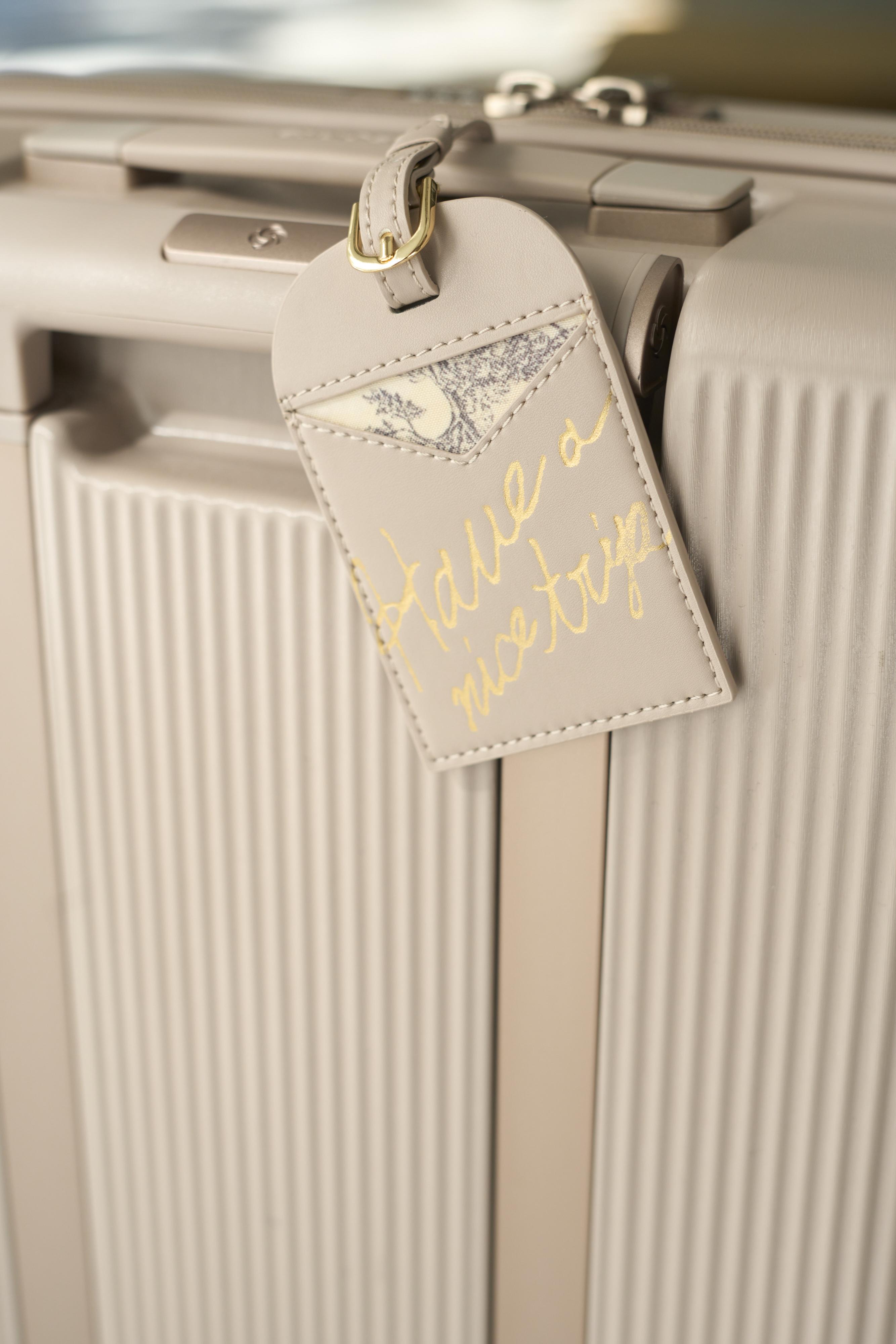 Samsonite x SNIDEL首次跨界聯乘 夢幻奶茶色行李箱登場