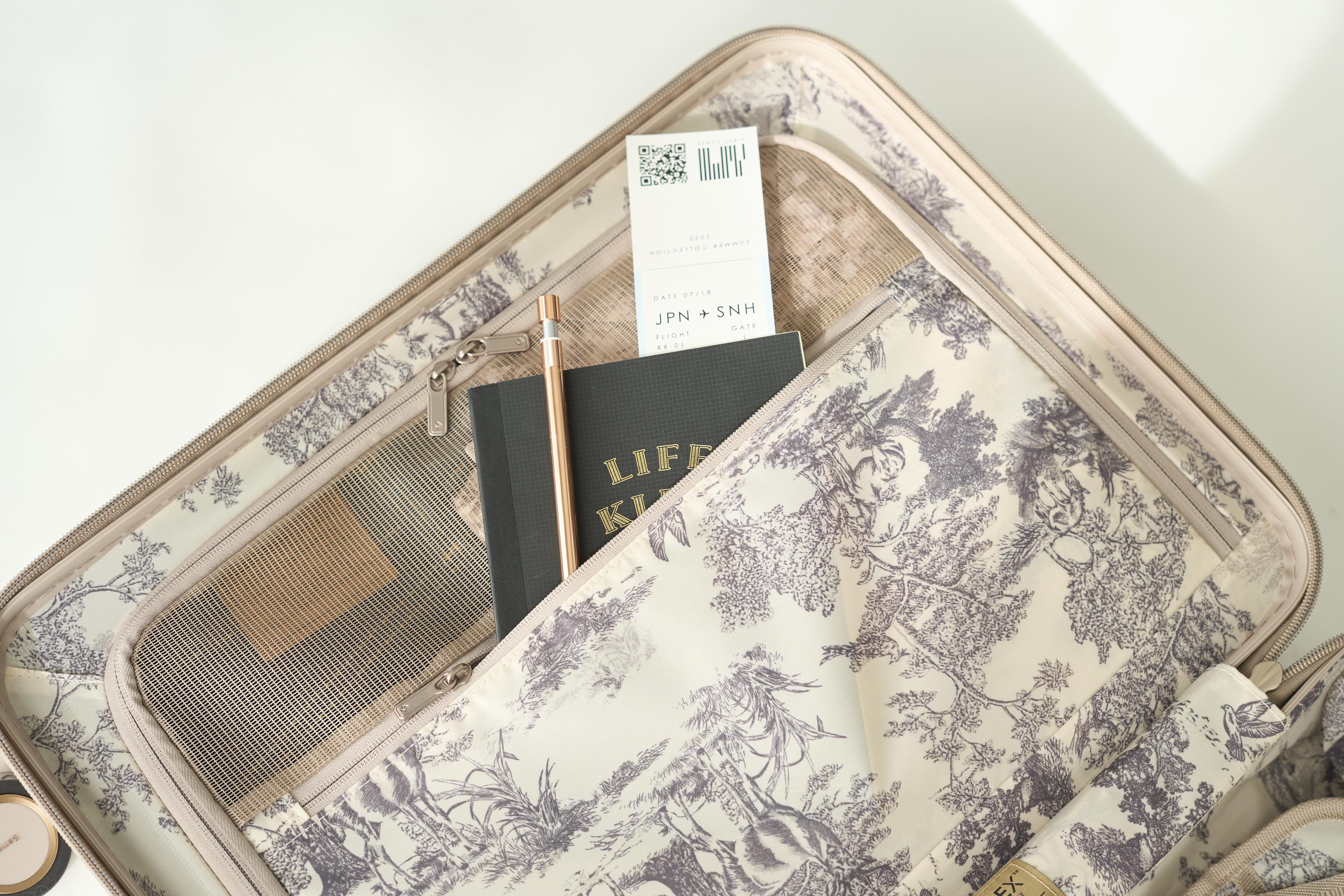 Samsonite x SNIDEL首次跨界聯乘 夢幻奶茶色行李箱登場