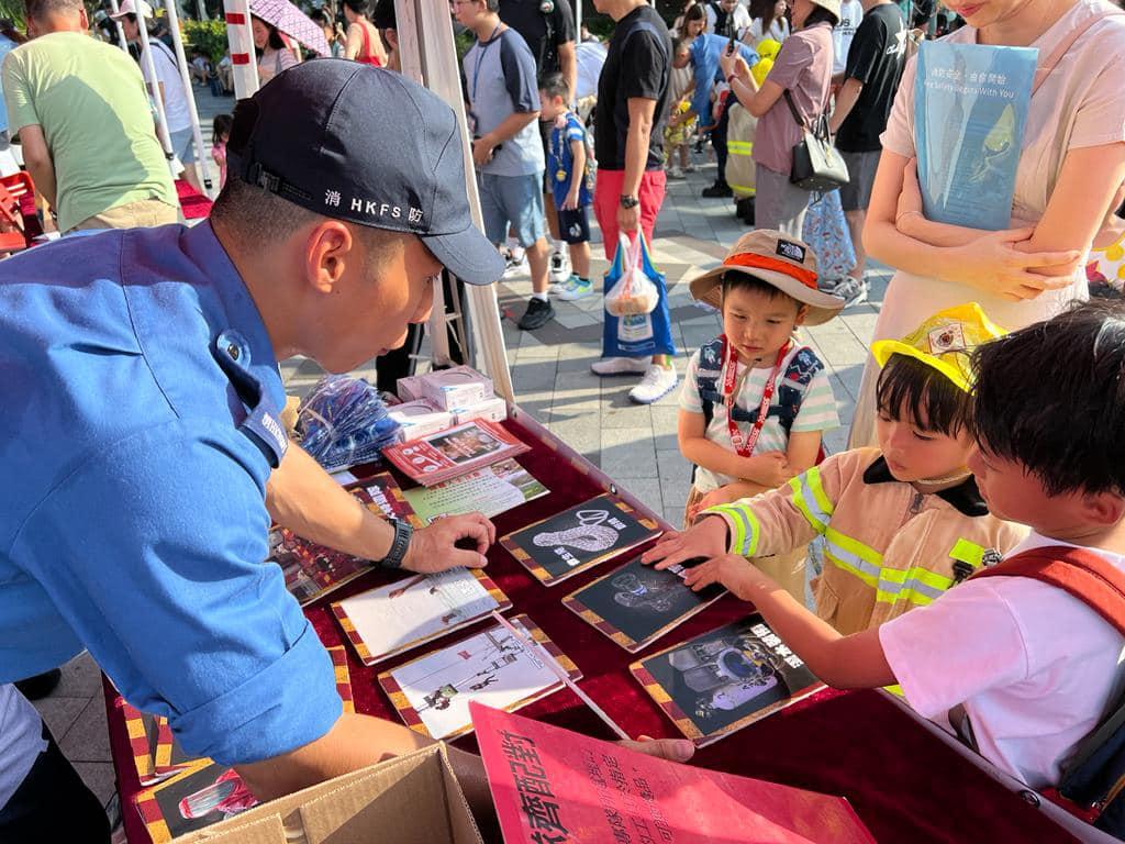 消防局開放|黃竹坑遊樂場防災應急教育城 睇直升機演練及步操表演