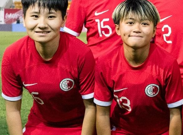 香港女隊球衣亦沿用舊款缺「中國」未樣球衣。(香港足總圖片)