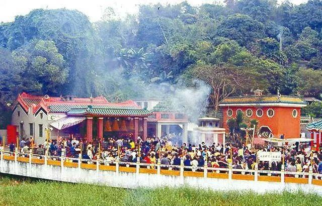 曾俊華憶述任沙田助理政務專員期間每年必到車公廟。(曾俊華FB)