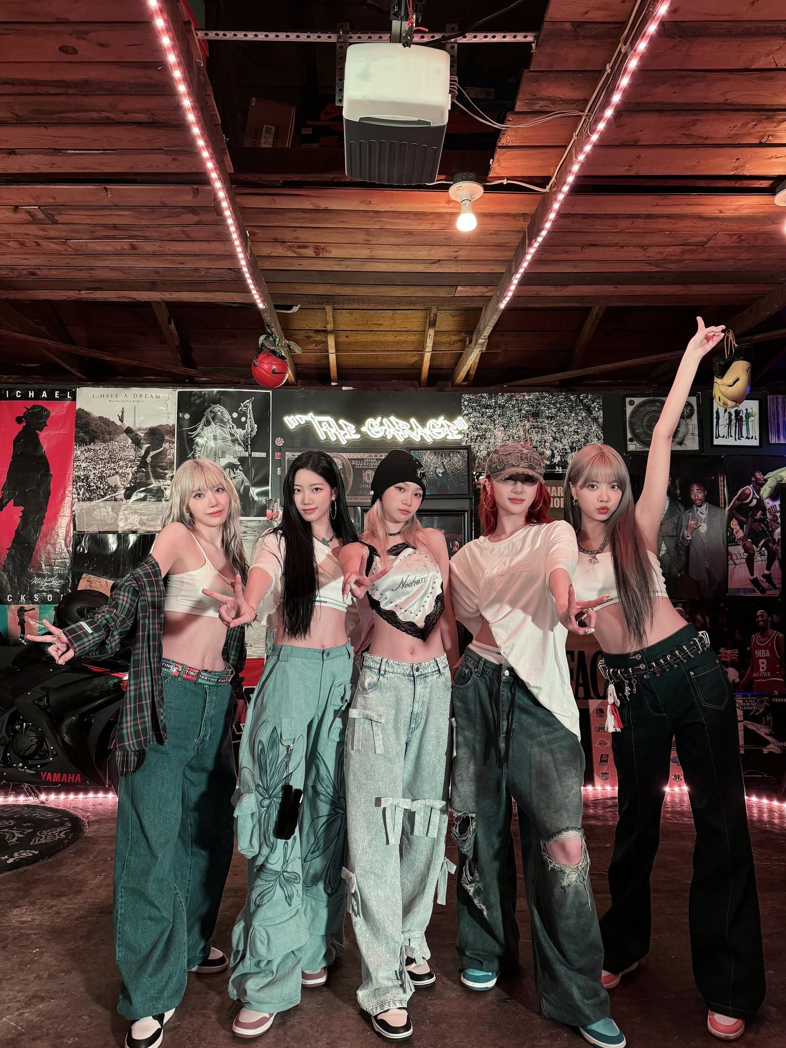 LE SSERAFIM由宮脇咲良、金采源、許允眞、中村一葉及洪恩採組成。