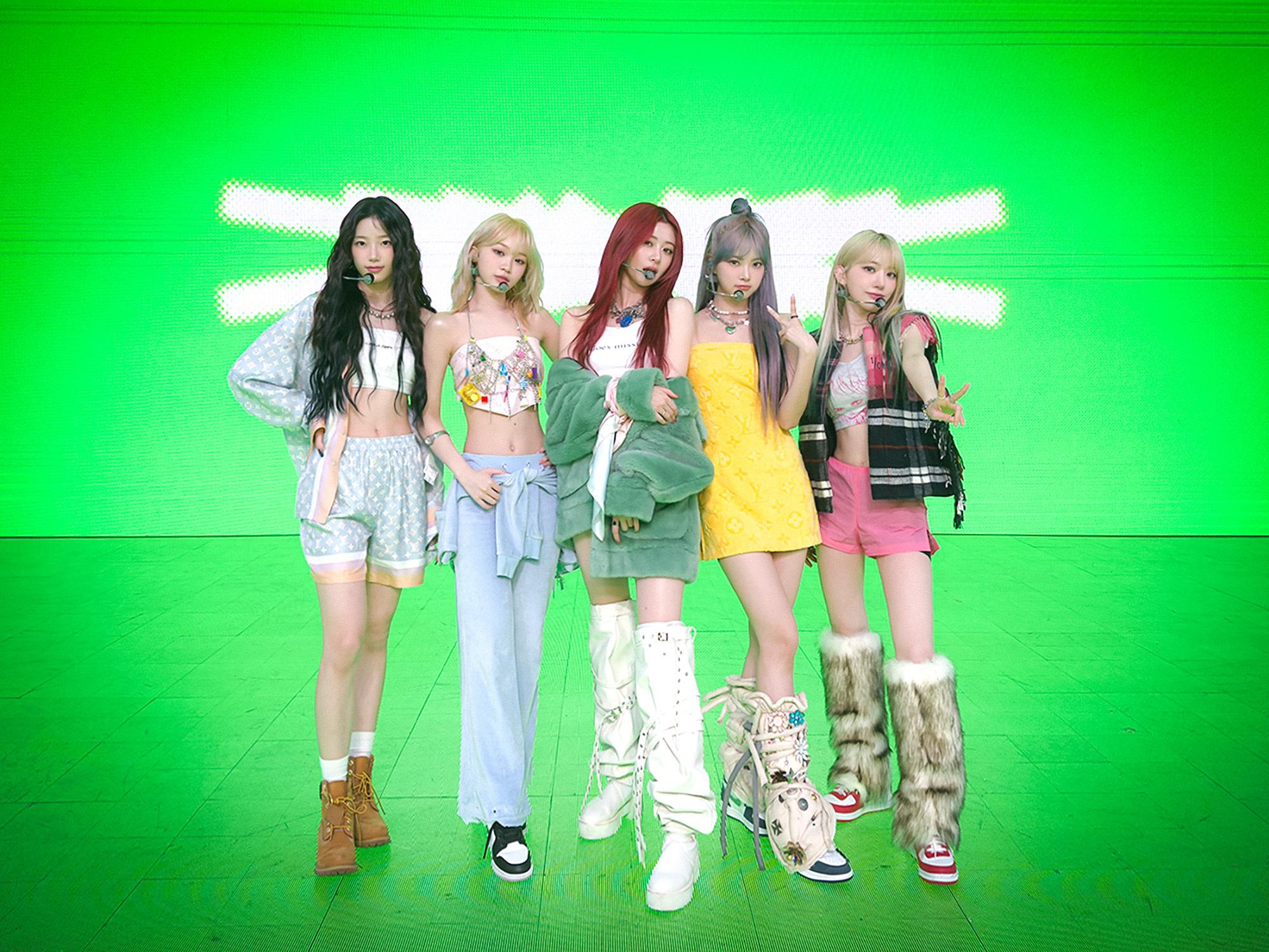 LE SSERAFIM由宮脇咲良、金采源、許允眞、中村一葉及洪恩採組成。