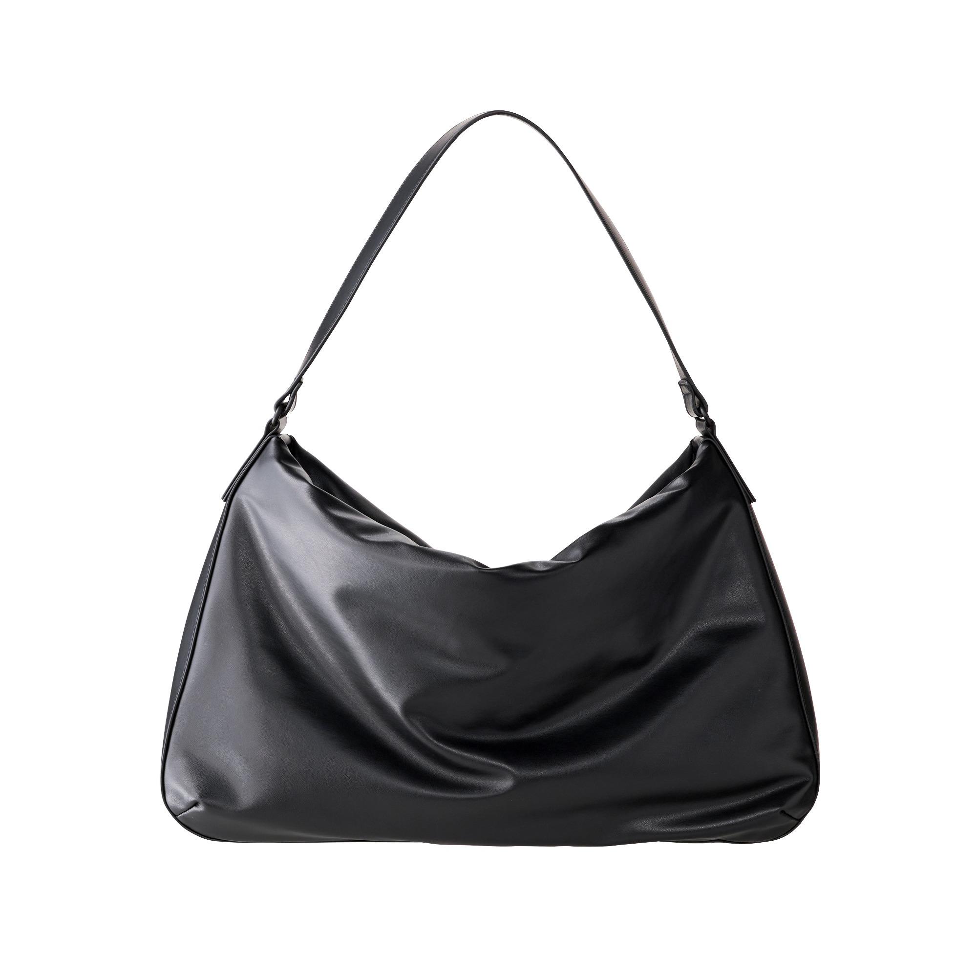 UNIQLO : C 仿皮肩背包 $199