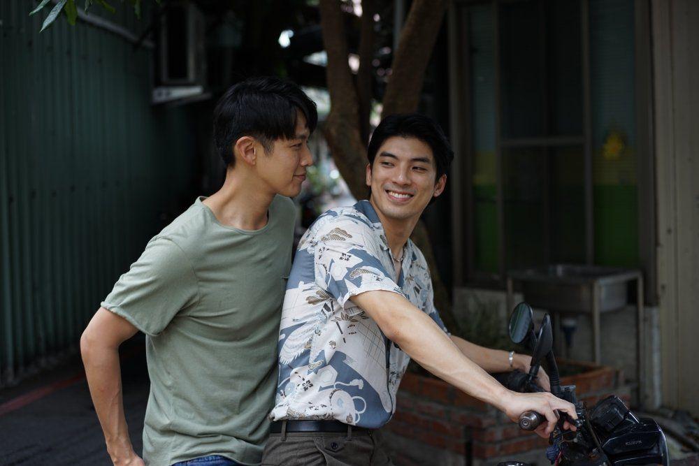 林哲熹與柯震東曾在電影《金錢男孩MONEYBOYS》中飾演同志情侶。